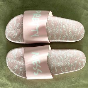 "Pretty Mess" Slides